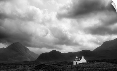 Scotland, Inner Hebrides, Isle of Skye, Highlands, Cottage in the moors