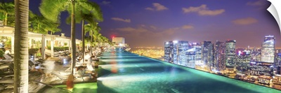 Singapore, Infinity pool on the 57th floor of Marina Bay Sands Hotel
