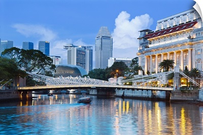 Singapore, Singapore City, Fullerton Hotel, Cavenagh Bridge
