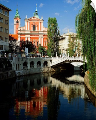 Slovenia, Ljubljana, Preseren square and Tromostovje bridge