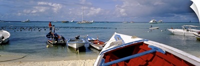 South America, Venezuela, Islas Los Roques, Gran Roque island, fishing boats