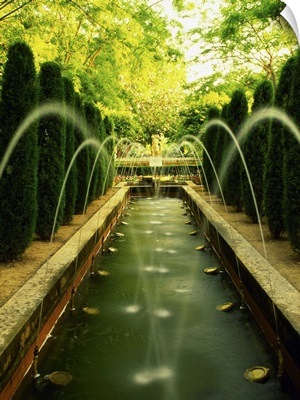 Spain, Balearic Islands, Palma, Fountain in the gardens de s'Hort del Rei