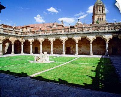 Spain, Castilla y Leon, Salamanca, Courtyard of the University
