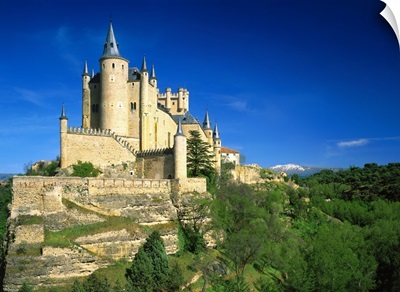 Spain, Castilla y Leon, Segovia, View of Alcazar castle