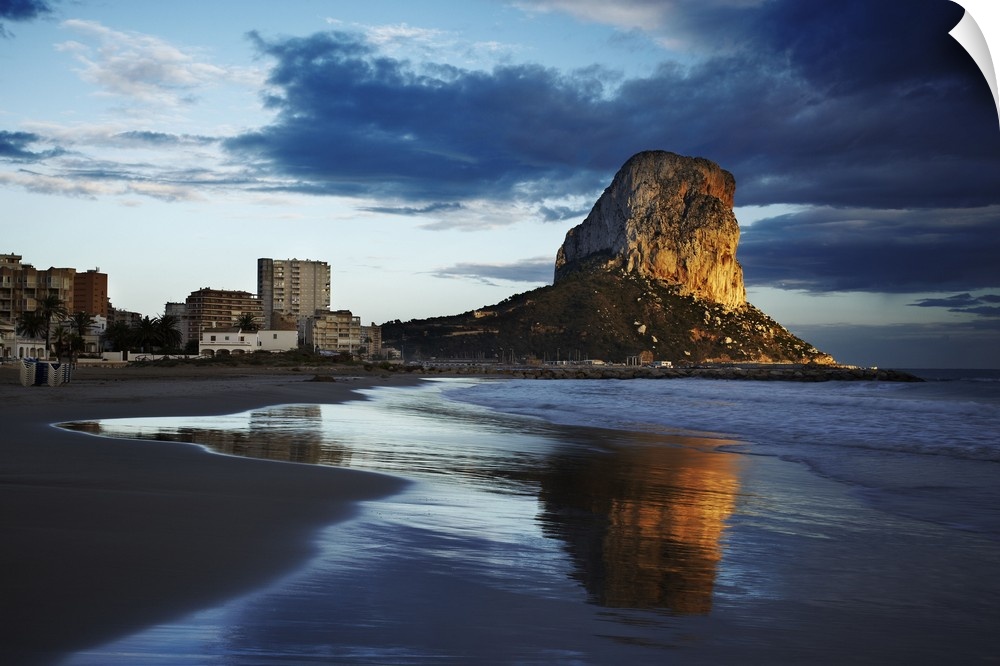 Spain, Comunidad Valenciana, Mediterranean area, Costa Blanca, Calpe, View towards Penon de Ifach and Playa Arenal beach