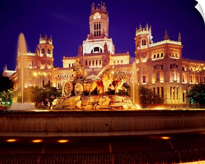 Spain, Madrid, Plaza de Cibeles, fountain and Palacio De Comunicaciones