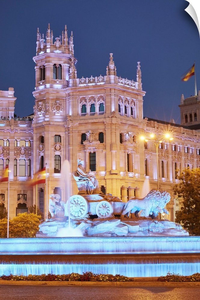 Spain, Comunidad de Madrid, Madrid, Plaza de Cibeles, Plaza de Cibeles (The Cibeles Fountain) and the Palacio de Correos i...