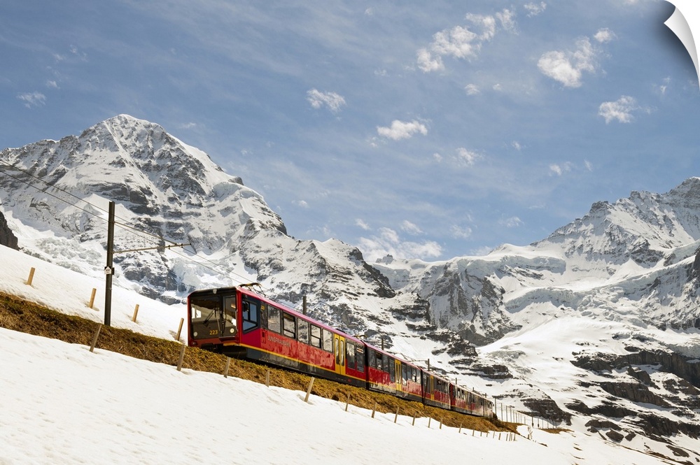 Switzerland, Bern, Berner Oberland, Alps, Bernese Oberland, Jungfraujoch, Train passing through the Swiss Alps