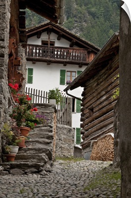 Switzerland, Graubunden, Barns and houses in Bondo, a Bregaglia Swiss Valley town