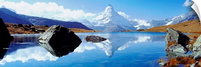 Switzerland, Valais, Zermatt, Matterhorn mountain and Stelli lake