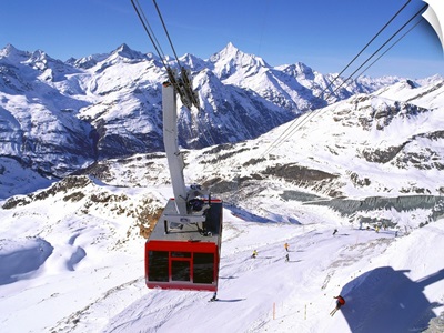 Switzerland, Valais, Zermatt, Stockhorn mountain cable car