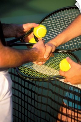 Tennis, players shaking hands
