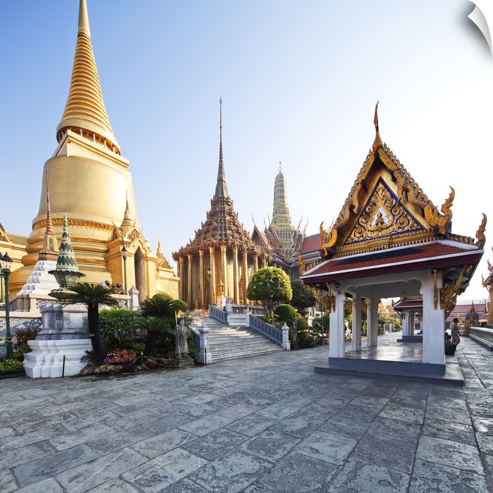 Thailand, Thailand Central, Bangkok, Grand Palace, The Wat Phra Kaew (Temple of the Emerald Buddha), inside the Grand Pala...