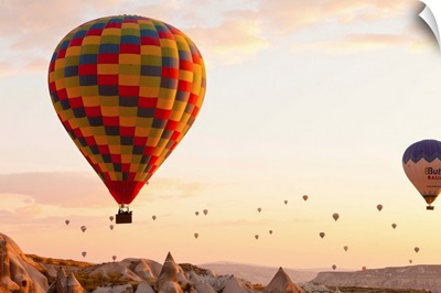 Turkey, Cappadocia, Hot air balloons at sunset