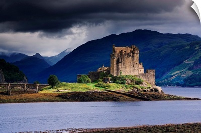 UK, Scotland, Highlands, Eilean Donan Castle, near Dornie village, and Loch Duich bay
