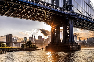 USA, New York City, Brooklyn, East River, Manhattan Bridge, Brooklyn Bridge, Sunset