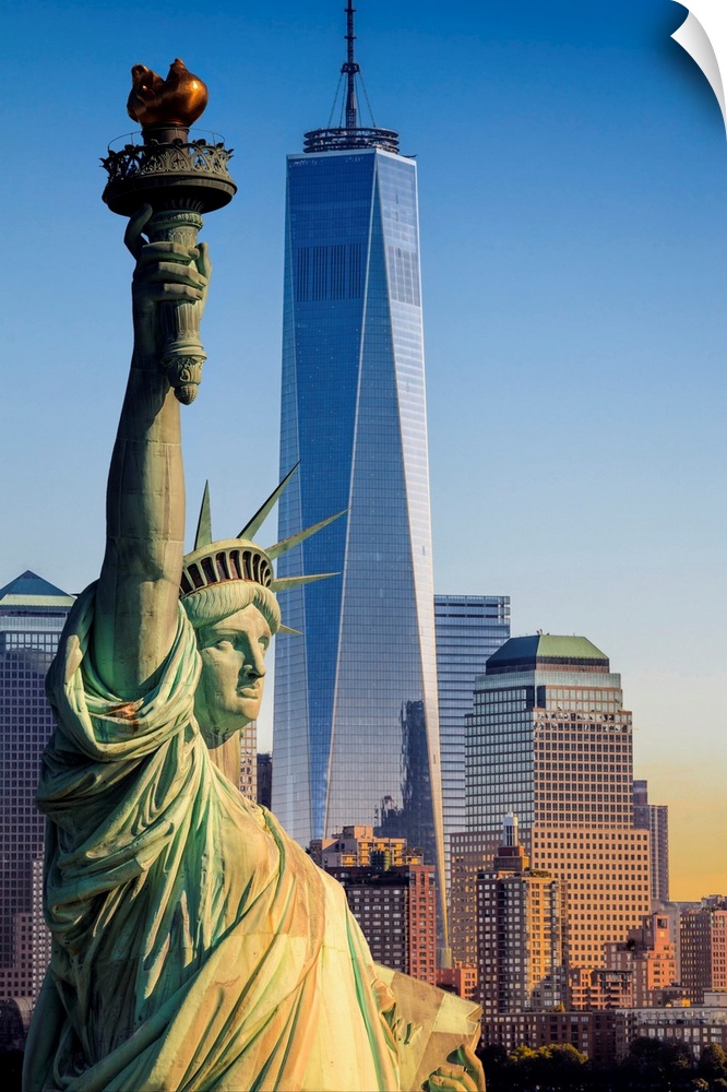 USA, New York City, Manhattan, Lower Manhattan, Liberty Island, Statue of Liberty, Statue of Liberty and Freedom Tower.