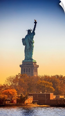 USA, New York City, Manhattan, Liberty Island, Statue Of Liberty At Sunrise