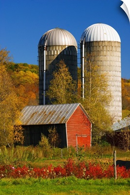 Vermont, Barn and silos