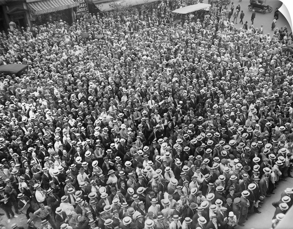 Crowds at Jack Dempsey-Georges Carpentier fight. Jersey City, July 2, 1921. It was the first live radio broadcast of a tit...