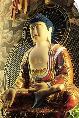 A Buddha figurine at the Buddha Tooth temple.