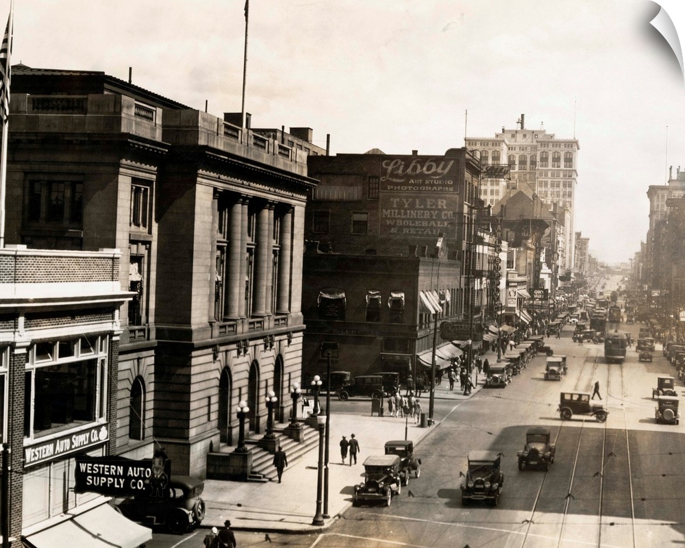 Washington: Looking east on Riverside Avenue from the Review Building on the principal business street of Spokane, Washing...