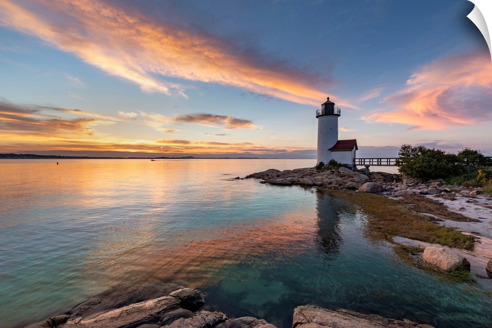 Annisquam Harbor Light Station is a historic lighthouse on Wigwam Point in the Annisquam neighborhood of Gloucester, Massa...