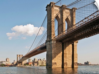 Brooklyn Bridge seen in lower Manhattan waterfront, New York.