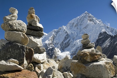 Cairns marking the route to Mount Everest base camp.
