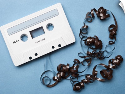 Cassette with tangled recording tape