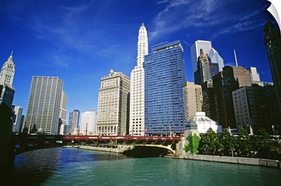 Chicago river and downtown in Chicago, Illinois, USA