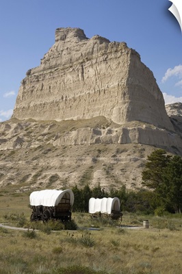 Covered wagon at Scotts Bluff National Monument, Nebraska