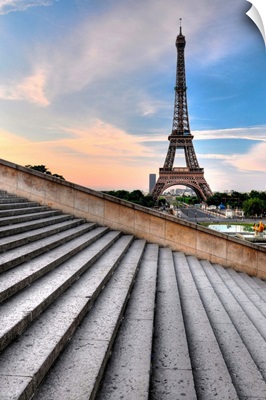 Eiffel tower at sunrise, Paris, France.