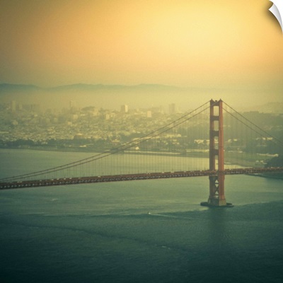 Golden Gate bridge at sunset in San Francisco, US.