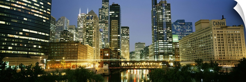 USA, Illinois, Chicago, skyline at night