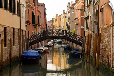 Italy, Venice, Scenic view of bridge above canal