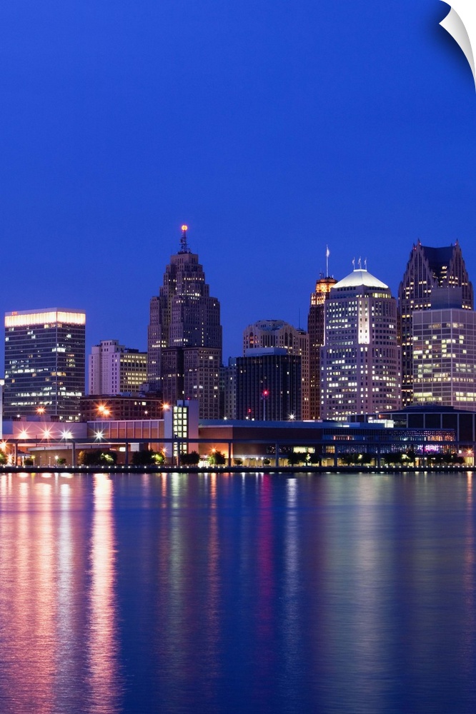 USA, Michigan, Detroit, City Skyline along Detroit River from Windsor Ontario