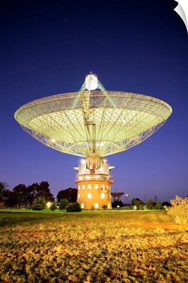 Parkes radio telescope at night, Parkes, NSW, Australia.