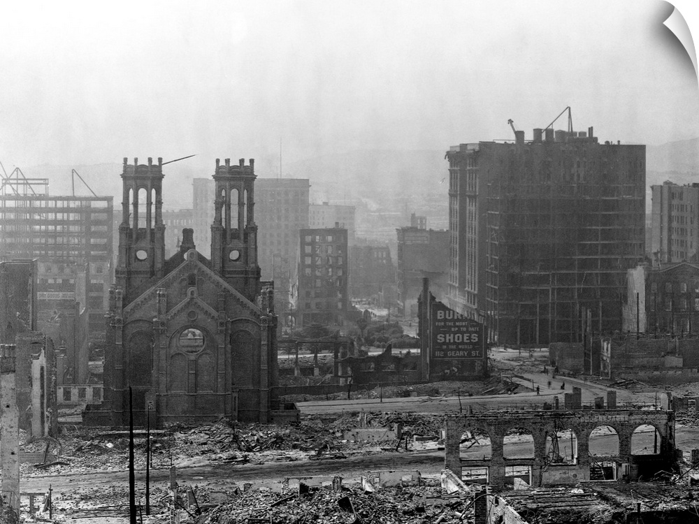 San Francisco buildings are mere skeletons after the earthquake and fire of 1906. San Francisco, Califonia, USA.