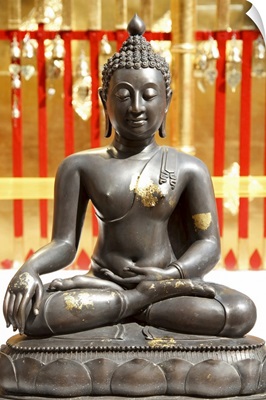 seated buddha figure at doi suteph temple