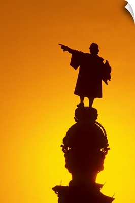 Spain, Barcelona, silhouette of Columbus monument, sunset