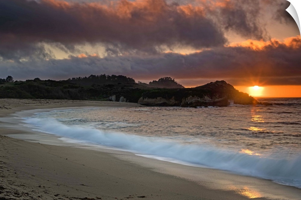 Sunset at Monastery Beach, Carmel, California, USA.