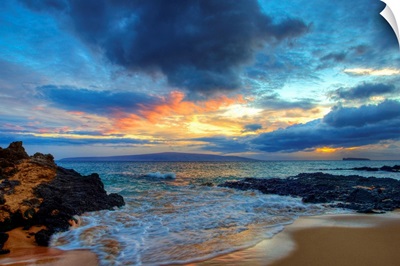 Sunset over Secret Beach at Makena on Maui