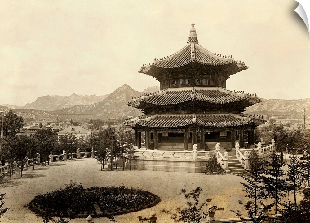 Exterior view of the Temple of Heaven, Seoul, Korea. Undated.