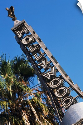 USA, California, Los Angeles, 'Hollywood' sign on Hollywood Boulevard