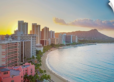 Waikiki beach and Diamond Head Crater at sunrise in Honolulu, Oahu, Hawaii.
