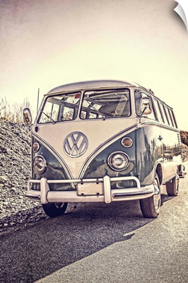 Surfers' Vintage VW Bus