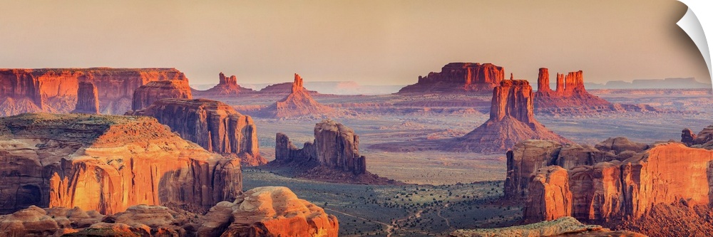 USA, Arizona, View over Monument Valley from the top of Hunt's Mesa