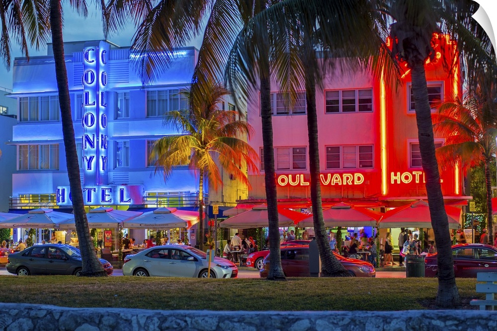 Art deco district, Ocean Drive, South Beach, Miami Beach, Miami, Florida, USA.