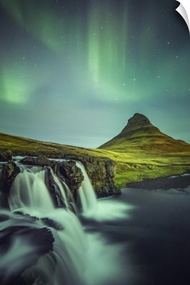 Aurora borealis above Kirkjufell Mountain, Snaefellsnes peninsula, Iceland